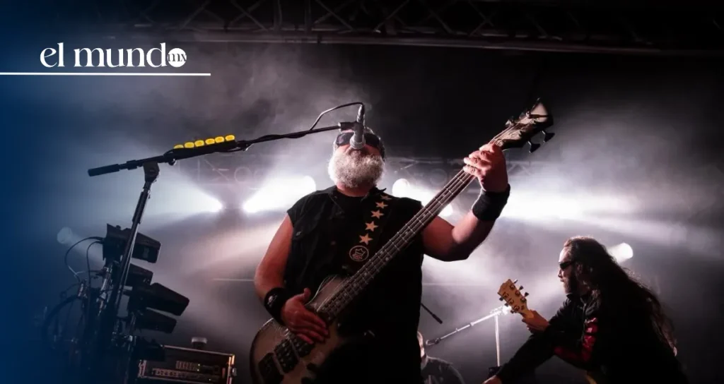 Molotov celebra 30 años con crítica a la 4T desde Palacio de los Deportes Molotov