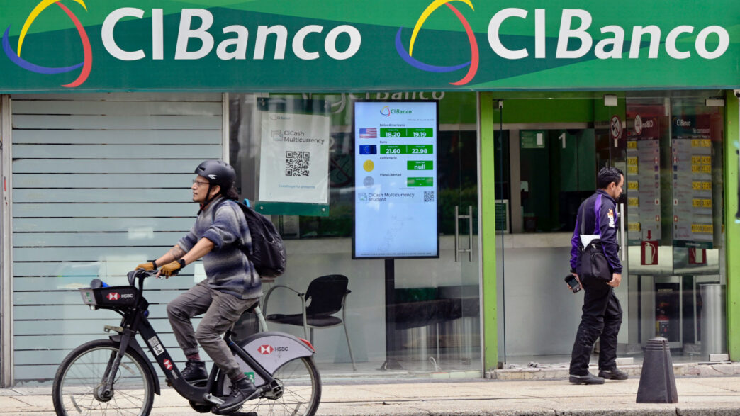 El Tesoro de EE.UU. aisló a CIBanco del sistema financiero global. México no encontró pruebas para acusarlo penalmente. El caso exhibe tensiones regulatorias entre ambos países.