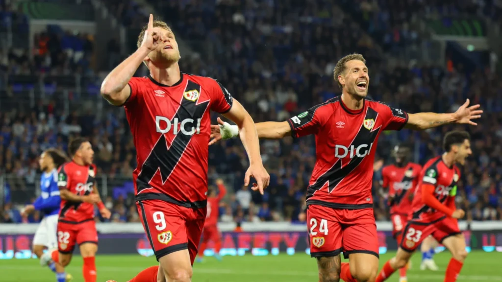 Rayo Vallecano hace historia: llega a su primera final europea y jugará contra Crystal Palace en Leipzig