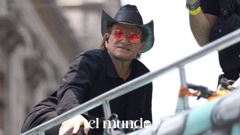 Bono, vocalista de U2, sorprende al bailar salsa en un centro nocturno de la colonia Roma