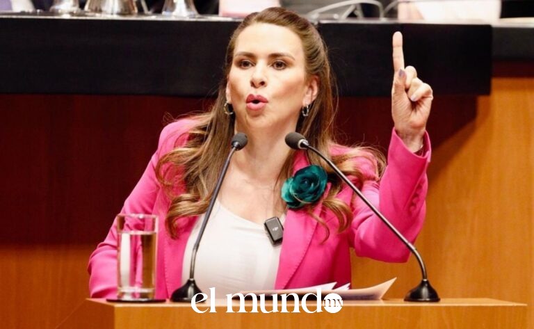 Carolina Viggiano confronta a suplente de Inzunza en el Senado y le pide que limpie la curul porque está sucia Carolina Viggiano confronta a suplente de Inzunza en el Senado y le pide que limpie la curul porque está sucia