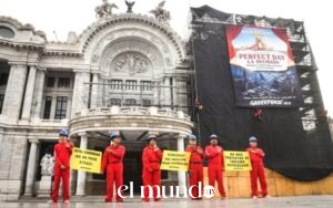 Greenpeace protesta en CDMX contra Royal Caribbean por proyecto turístico en Quintana Roo