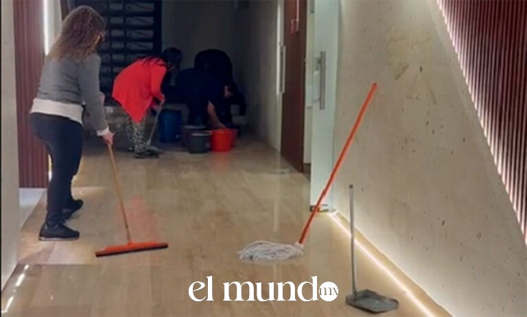 Filtración de agua en Congreso de CDMX provoca inundación en salón de sesiones