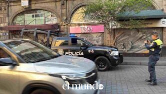 Motociclista choca contra patrulla en calle Palma, zona centro de CDMX