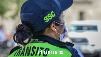 Policía es agredido durante operativo a motociclistas en Paseo de la Reforma, CDMX