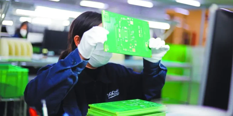 Producción manufacturera de Estados Unidos registra en abril su mayor aumento en más de un año