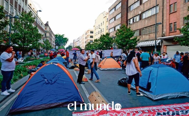 CNTE se moviliza al Estadio CDMX durante la inauguración del Mundial de Fútbol 2026