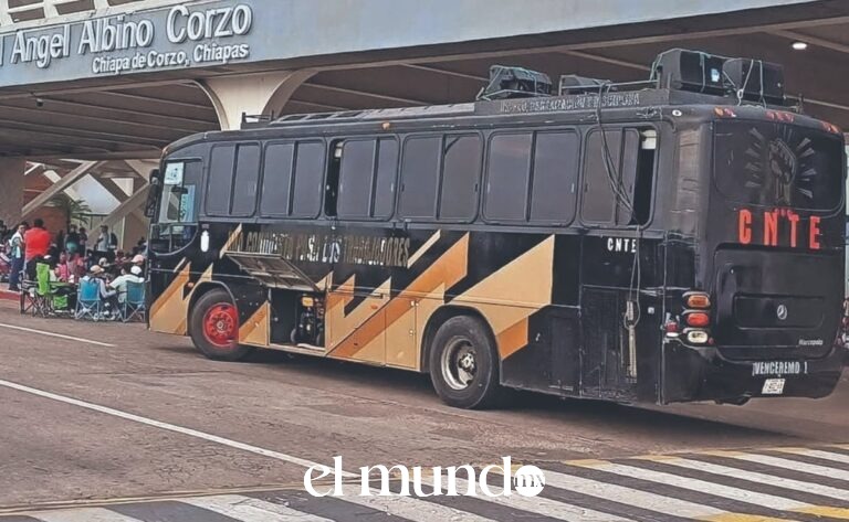 CNTE realiza protestas en al menos 12 estados con bloqueos carreteros y desabasto de combustible