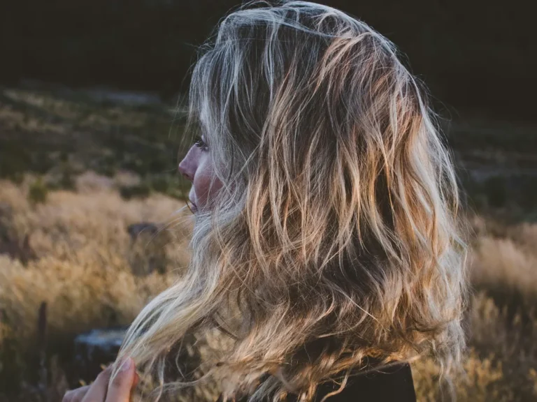 11 cortes de pelo ondulado que van a arrasar este verano 2026: del wavy bob al butterfly cut Once cortes de pelo ondulado que dominan la temporada de eventos en verano 2026