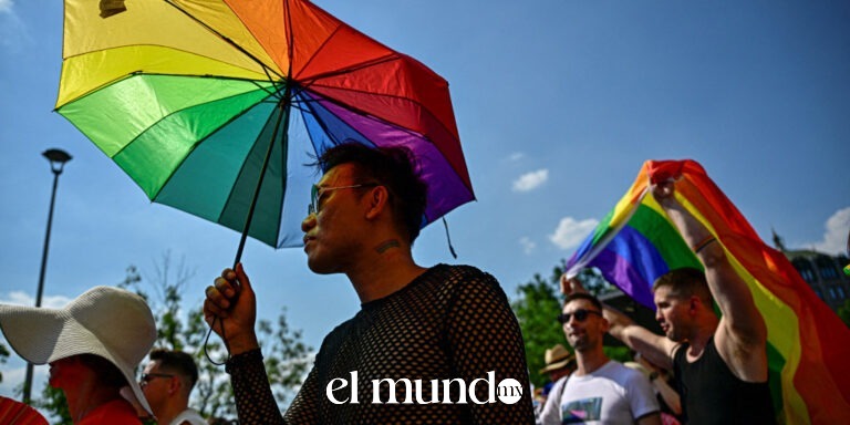 Decenas de miles marchan en Budapest Pride tras la salida de Viktor Orbán del poder