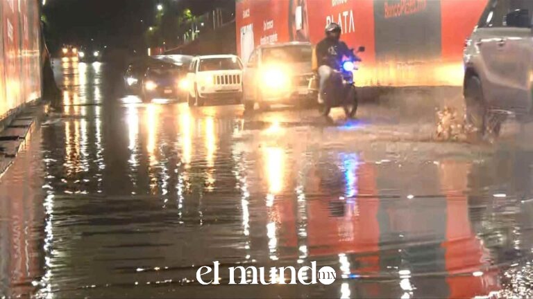 Lluvia intensa deja encharcamiento en bajopuente de Lorenzo Boturini y San Antonio Abad Lluvia intensa deja encharcamiento en bajopuente de Lorenzo Boturini y San Antonio Abad