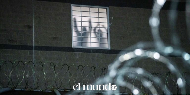 ICE relaja estándares en centros de detención mientras aumentan muertes en instalaciones migratorias