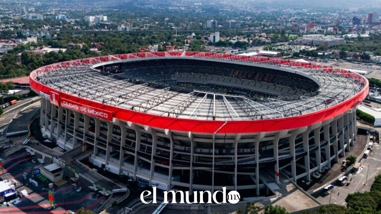 Tres marchas se dirigen al Estadio Ciudad de México durante partido México vs Chequia
