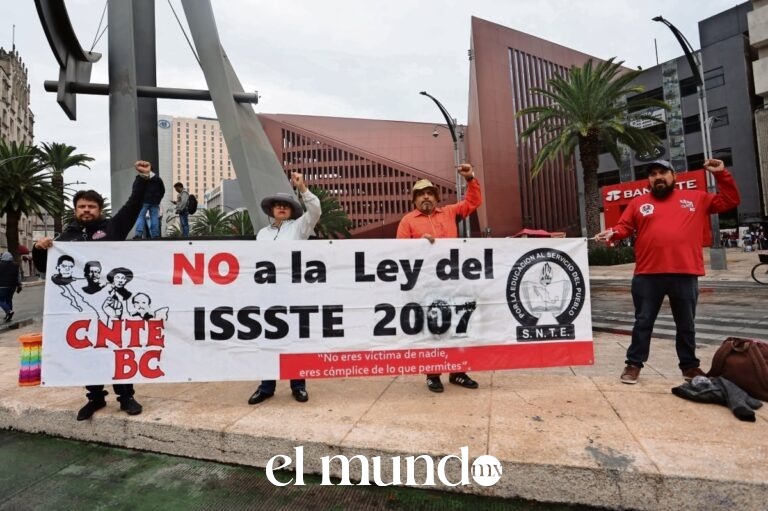 Paro indefinido de CNTE afecta a más de 1.3 millones de estudiantes de educación básica en México