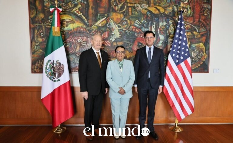 Canciller Roberto Velasco y Rosa Icela Rodríguez sostienen reunión con embajador de Estados Unidos sobre cooperación migratoria