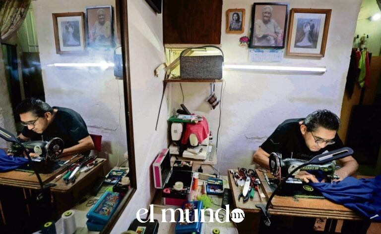 Un sastre en el Centro Histórico mantiene vivo un oficio heredado de su padre Un sastre en el Centro Histórico mantiene vivo un oficio heredado de su padre