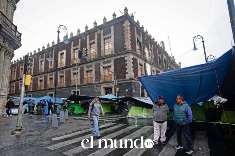Sección 7 de la CNTE evalúa levantar plantón en CDMX tras negociaciones con gobierno federal