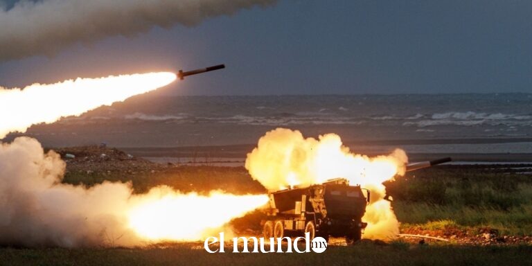 Taiwán prueba por primera vez el sistema de cohetes HIMARS desde su costa occidental frente a China