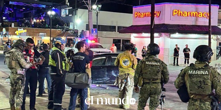Vehículo embiste a 17 personas durante festejos por victoria de México en el Mundial en Cabo San Lucas