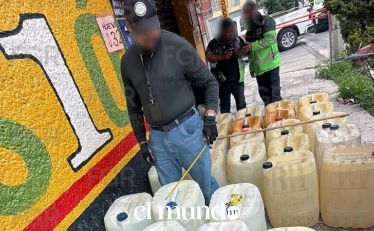 FGR halla toma clandestina de Pemex en refaccionaria de la GAM y asegura 2 mil 250 litros de combustible robado