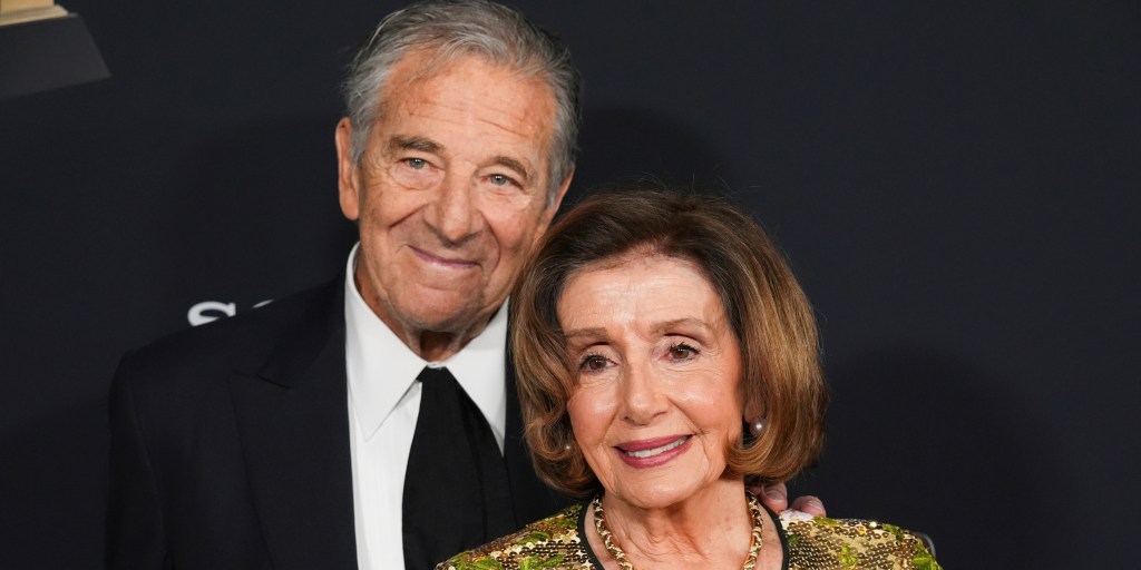 Paul Pelosi enfrenta cargos por choque y fuga en California Paul Pelosi, esposo de la excongresista Nancy Pelosi, enfrenta cargos por choque y fuga en el condado de Napa, California
