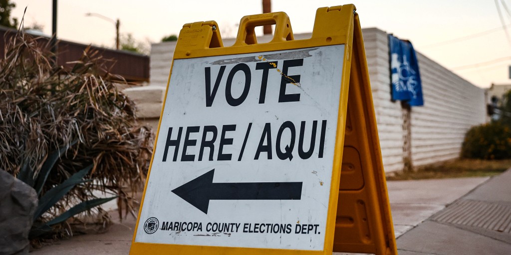 Arizona define primarias: competencia por gubernatura y Congreso en 2026 Votantes en Arizona acuden a las urnas durante las elecciones primarias de 2026