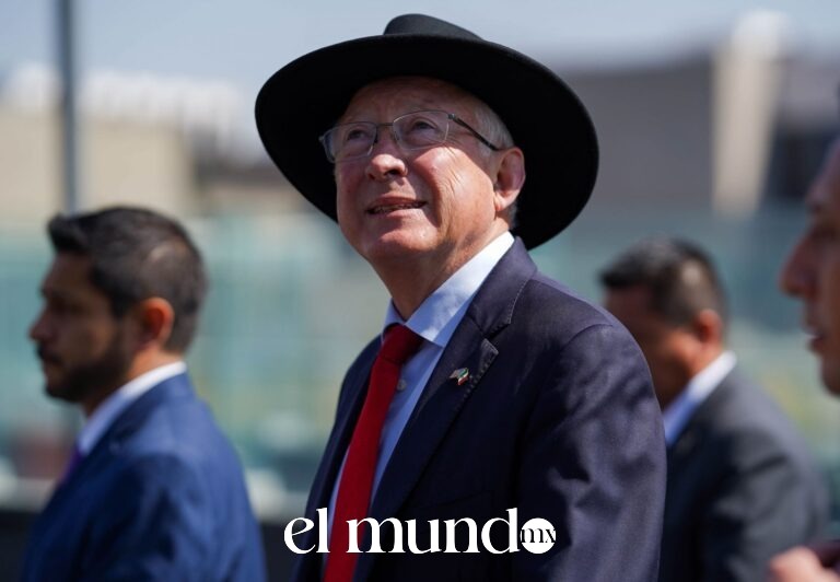 Ken Salazar afirma que nunca tuvo evidencia de vínculos entre AMLO y el narcotráfico