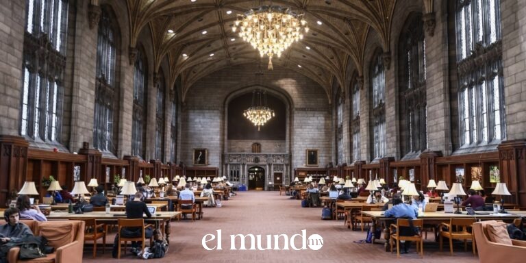 Universidad de Chicago prohíbe dispositivos electrónicos en clases de primer año de Derecho para frenar uso de inteligencia artificial