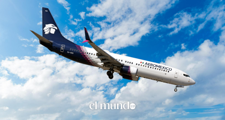 Aeroméxico, ¿en vuelo de caída? Pasajeros cuestionan su servicio y puntualidad Aeroméxico, ¿en vuelo de caída? Pasajeros cuestionan su servicio y puntualidad