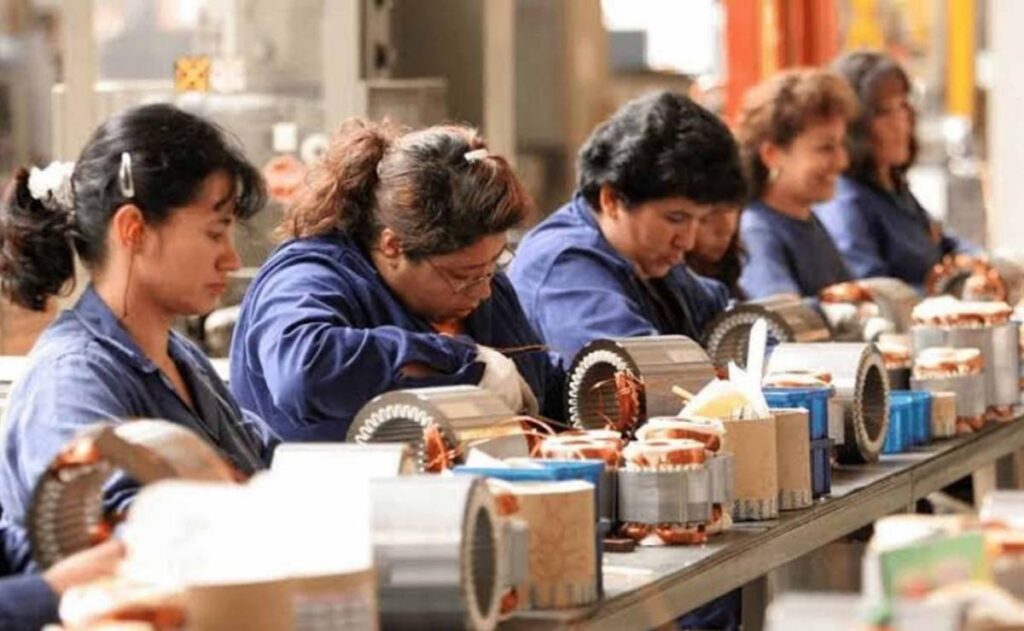 Especialistas de la UNAM durante la inauguración del II Coloquio de Economía Feminista sobre crisis de reproducción social